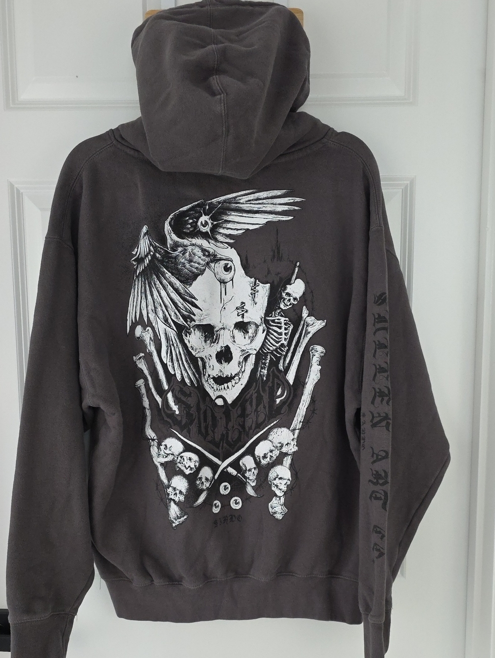 Sullen Art Collective Sarvo Tattoo Artist Gray Skull Heavy weight Hoodie Size L